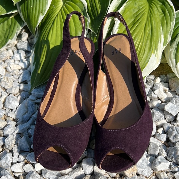 GAP Peep-toe Wedges - Picture 2 of 4